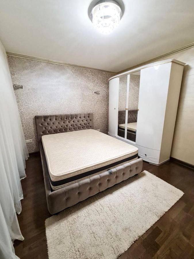 Cathedral Park And Pedestrian Zone Ultracentral Cozy Apartment In Chisinau Bagian luar foto
