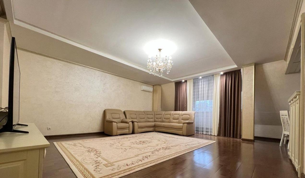 Cathedral Park And Pedestrian Zone Ultracentral Cozy Apartment In Chisinau Bagian luar foto
