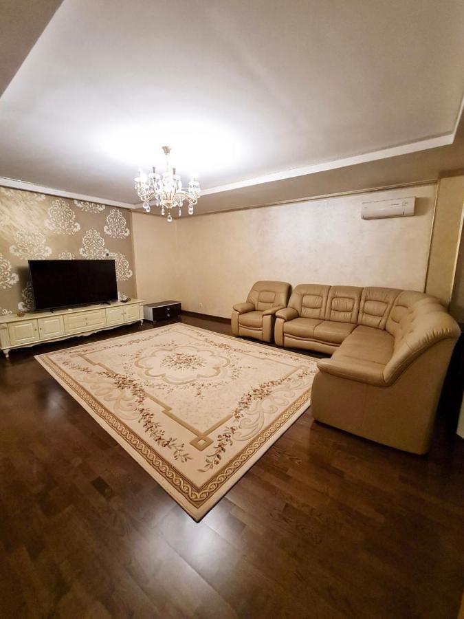 Cathedral Park And Pedestrian Zone Ultracentral Cozy Apartment In Chisinau Bagian luar foto