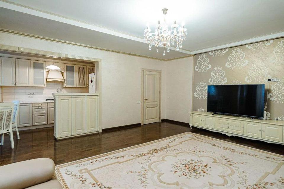 Cathedral Park And Pedestrian Zone Ultracentral Cozy Apartment In Chisinau Bagian luar foto